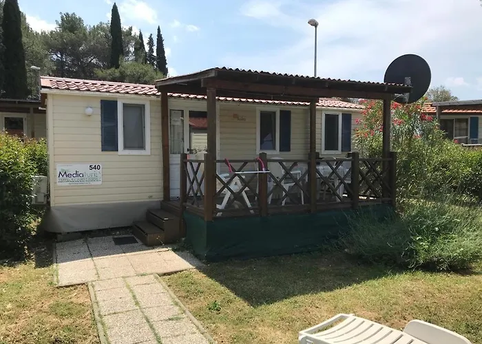 Camping Media Mobile Homes In Brioni Sunny Camping Pula foto